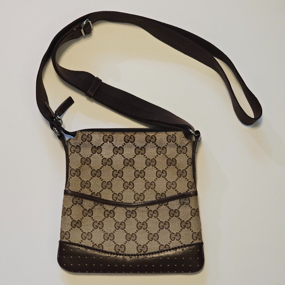✨ Authentic Gucci Monogram Logo Purse Crossbody Bag ✨